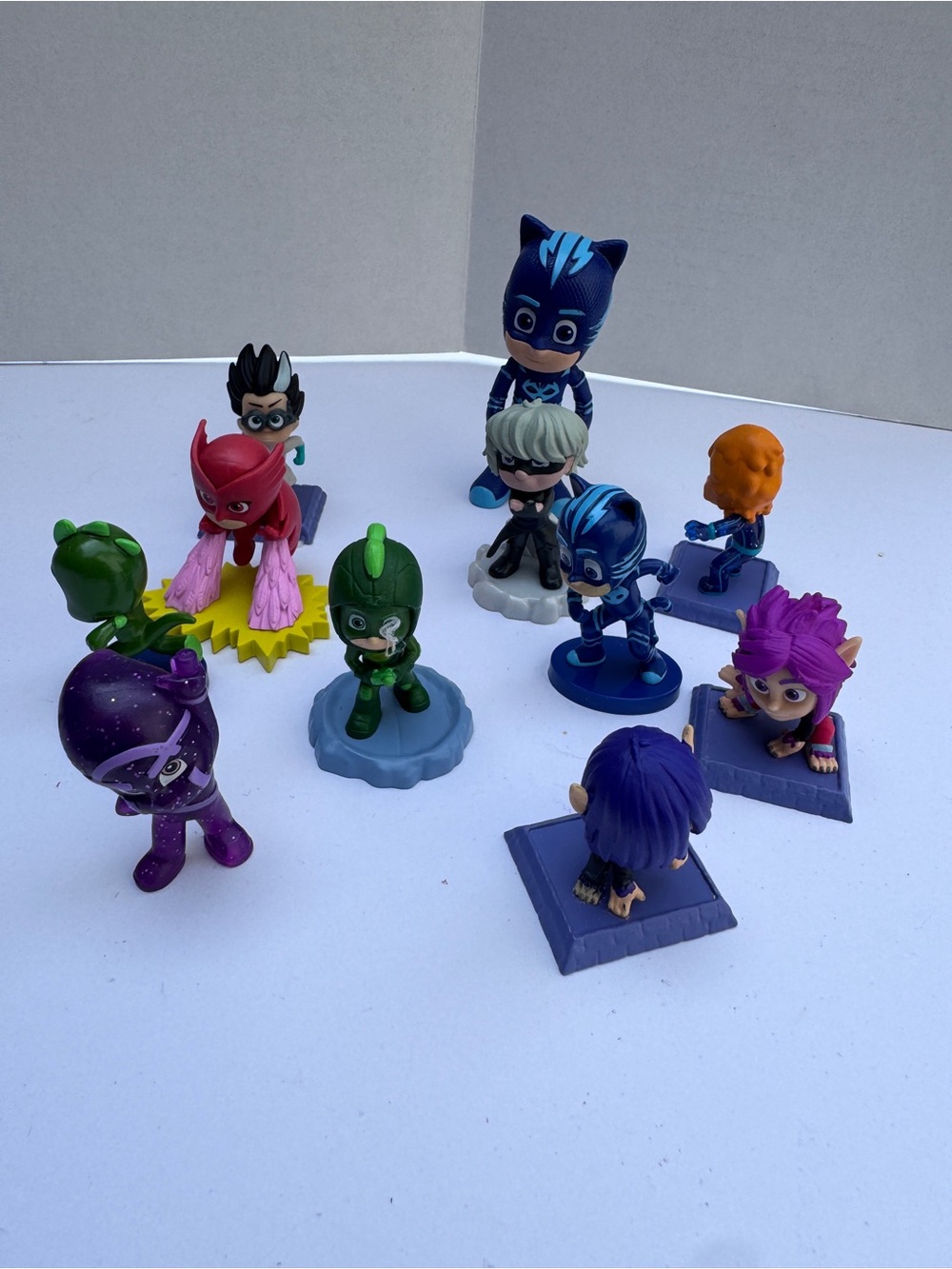 Lot of 11 Frog Box PJ Mask Figures on Bases Cake Toppers & Display Toys